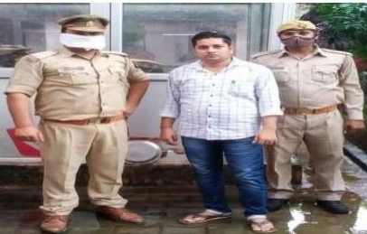 पीलीभीत :गोकशी कर रहे एक युवक को तमंचा  के साथ पुलिस ने दबोचा