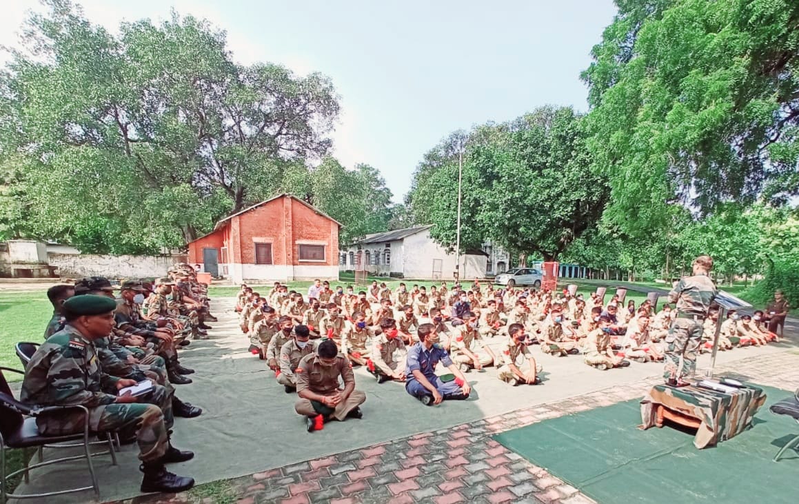 फर्रुखाबाद :एनसीसी के आईडी एस सी  शूटिंग ट्रायल कैंप में कैडिट्स ने सीखे हथियार चलाने के गुण