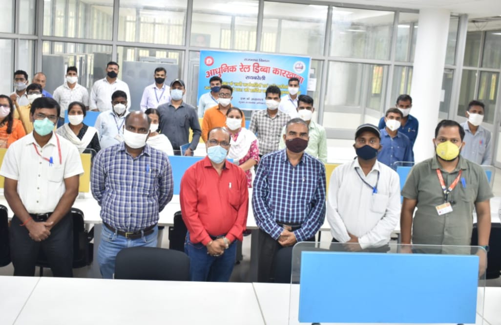 रायबरेली:आधुनिक रेल डिब्बा कारखाना, में दिनांक 01 सितंबर 2021 से 14 सितंबर 2021 तक राजभाषा पखवाड़ा का आयोजन किया जा रहा है।