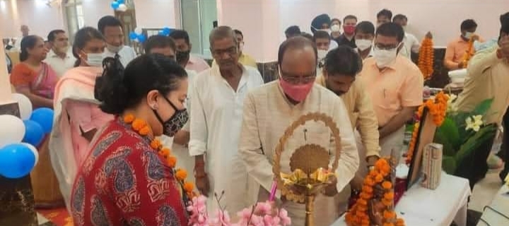 फर्रुखाबाद: शिक्षक दिवस के शुभ अवसर पर गुरु का हुआ पूजन और मिला सम्मान