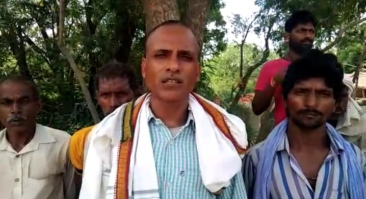 रायबरेली:कोटेदार की कार्यशैली से ग्रामीणों में आक्रोश