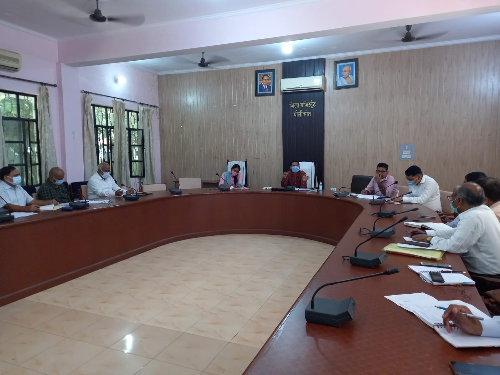 पीलीभीत : स्वीप कार्यक्रम के अन्तर्गत विभिन्न गतविधियों के माध्यम से मतदाताओं को किया जायेगा जागरूक।