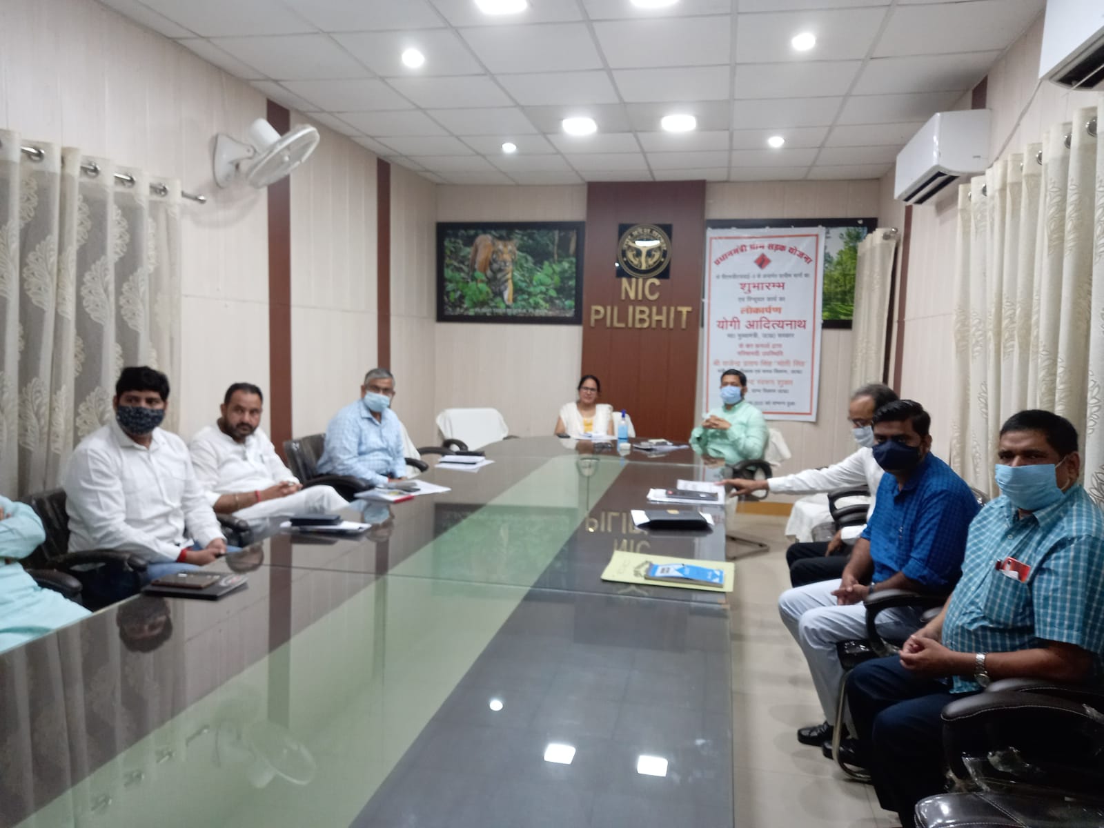 पीलीभीत : जिलाधिकारी ने समस्त स्टैटिक मजिस्ट्रेट को दिये सारी व्यवस्थायें दुरूस्त कराये जाने के निर्देश।