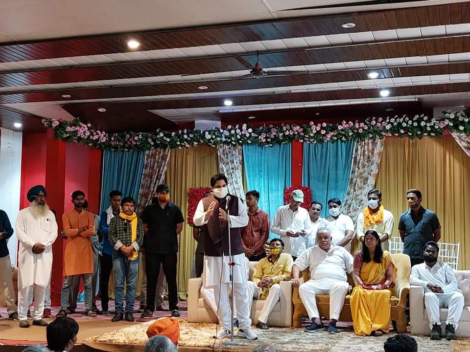 पीलीभीत: सांसद वरुण गांधी तीन दिवसीय दौरे पर पहुँचे।