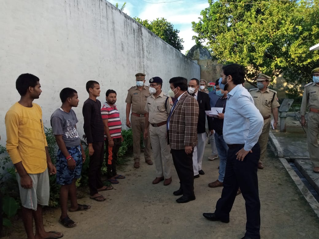 पीलीभीत  : न्यायाधीश एवं जिलाधिकारी द्वारा संयुक्त रूप से जिला कारागार का किया गया औचक निरीक्षण