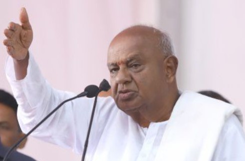 मैं अभी जिंदा हूं, हर जिले का दौरा करूंगा : पूर्व PM देवगौड़ा