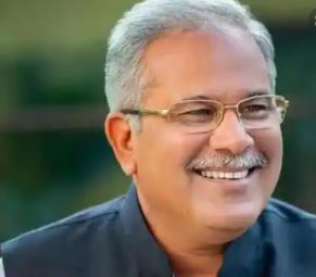 भूपेश बघेल ढाई-ढाई साल के फार्मूले को लेकर हुए सवाल पर भड़के ,पदाधिकारी को पद छोड़ने को कहा