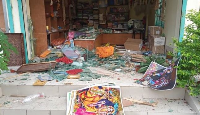 बांग्लादेश में कुरान को लेकर फैली अफवाह के बाद,  ISKCON में भीड़ ने पीट-पीटकर श्रद्धालु की हत्या की