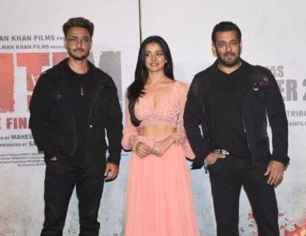 कैंसर से जंग लड़ते हुए महेश मांजरेकर ने डायरेक्ट की 'Antim',