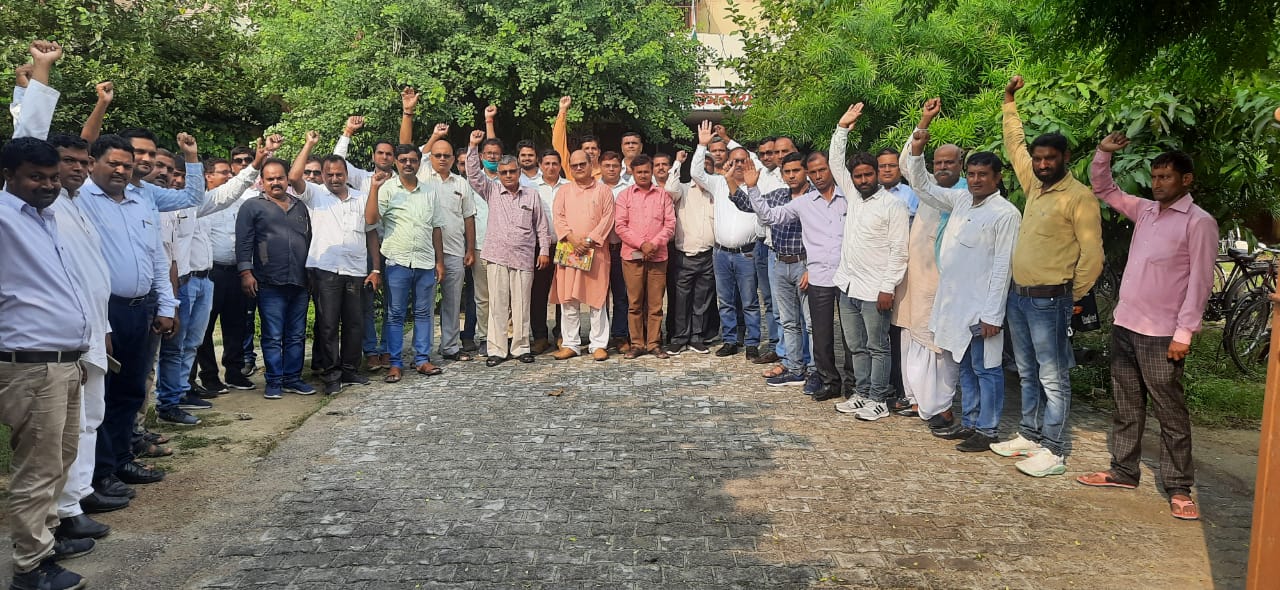 मैनपुरी : प्राथमिक शिक्षक संघ 4 अक्टूबर को शिक्षकों की मांगों से संबंधित ज्ञापन जिलाधिकारी के माध्यम से शासन को भेजेगा