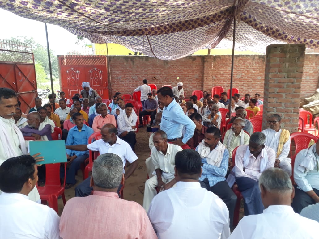 बरेली - अलीगंज थाना क्षेत्र में मैथिल ब्राह्मण सभा की हुई बैठक देवेंद्र शर्मा ने एकजुट होने की की अपील।