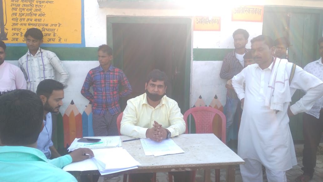 बरेली - कोटेदार पति पर घटतौली गली गलौज और मारपीट के लगे गम्भीर आरोप।