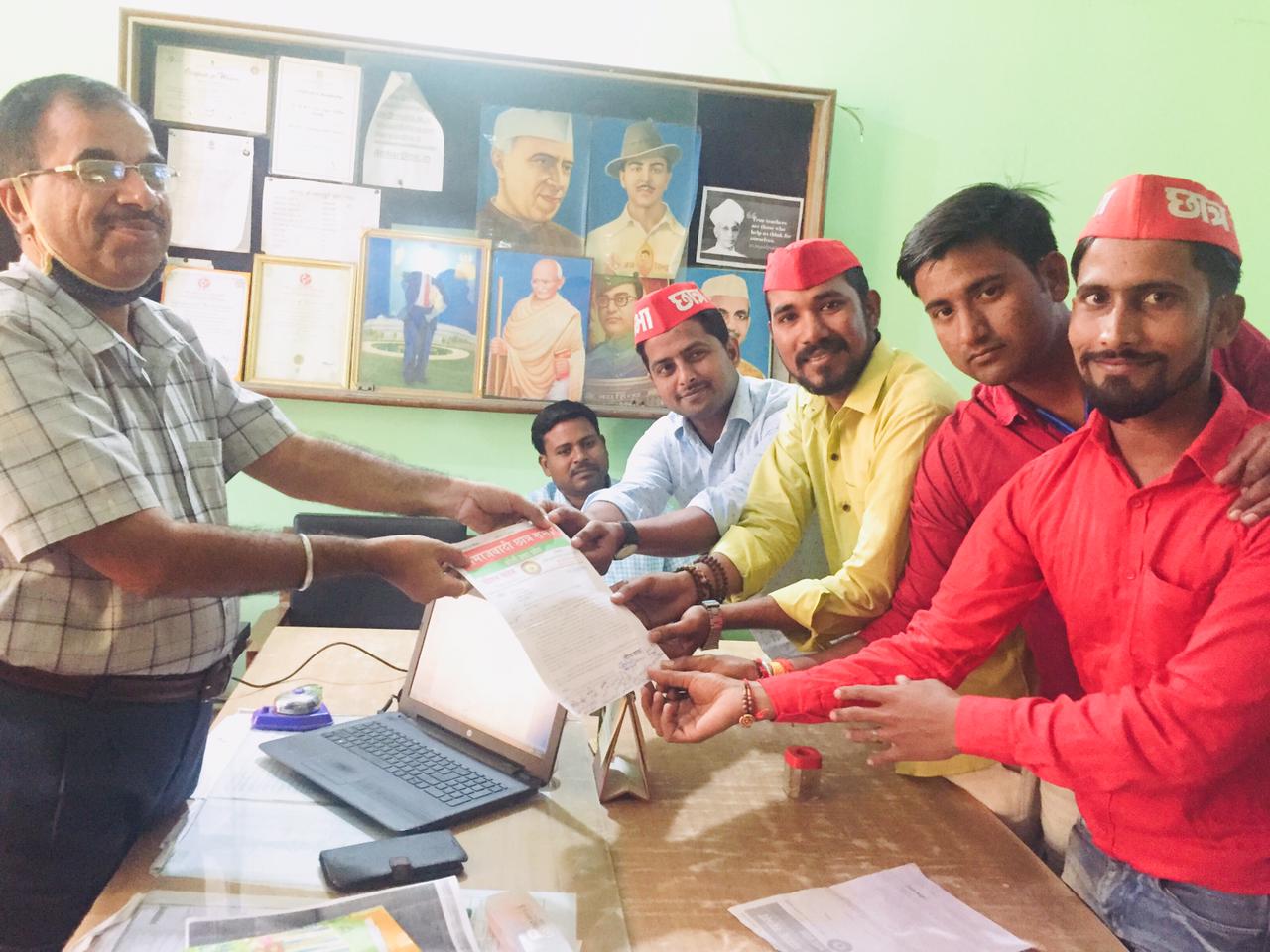बरेली - समाजवादी पार्टी के राष्ट्रीय अध्यक्ष अखिलेश यादव के आह्नान पर 126 विधानसभा क्षेत्र सोमवार से पूरे उत्तर प्रदेश में समाजवादी छात्र नोजवान जागरूकता सप्ताह प्रारंभ होगा।