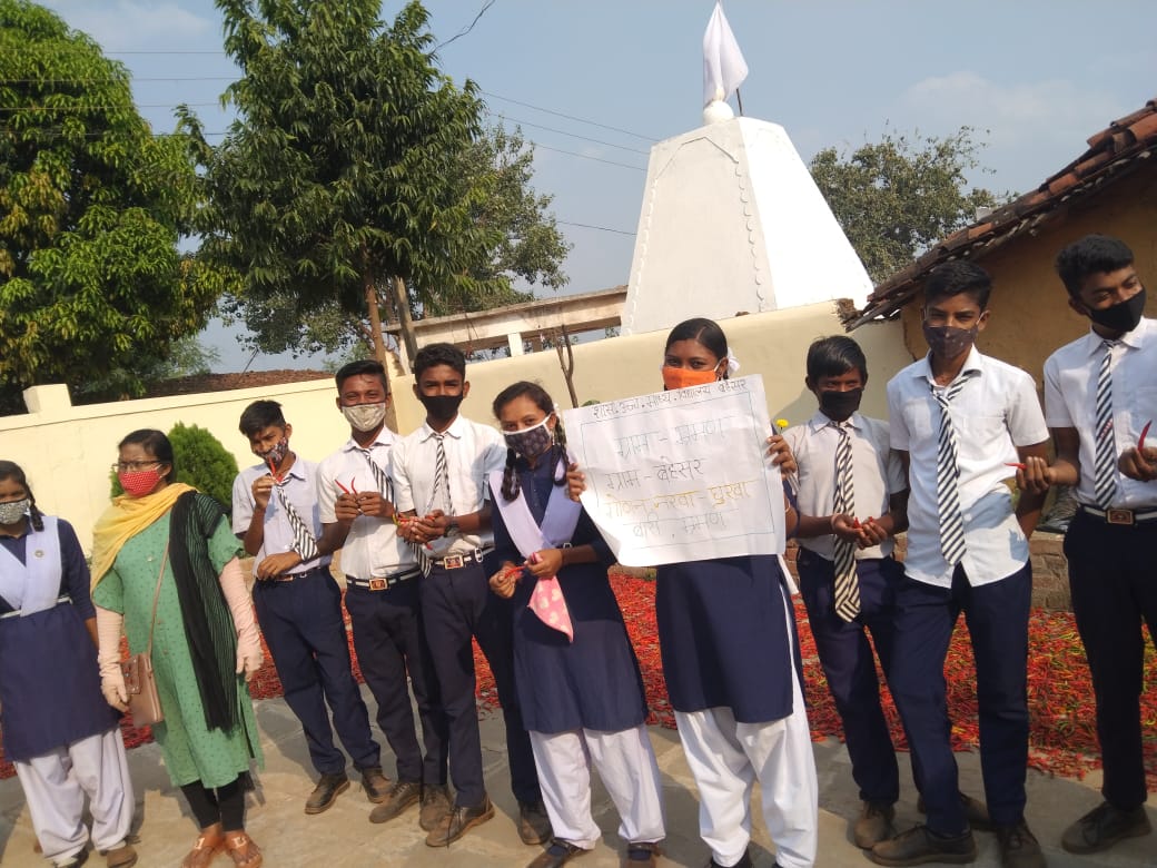 रायपुर:- ग्राम बहेसर में ग्राम भ्रमण गोठान, नरवा, घुरवा, बारी, भ्रमण निकाला गया