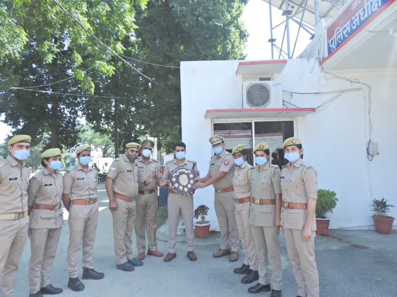 बरेली जोन की अंतर्जनपदीय पुलिस खेल प्रतियोगिता में पीलीभीत की टीम द्वारा सेपक टकरा खेल प्रतियोगिता में बिजनौर की टीम को हराकर प्रथम स्थान प्राप्त किया। विजयी टीम का पुलिस अधीक्षक पीलीभीत द्वारा उत्साह वर्धन किया गया एवं बधाई दी गई।