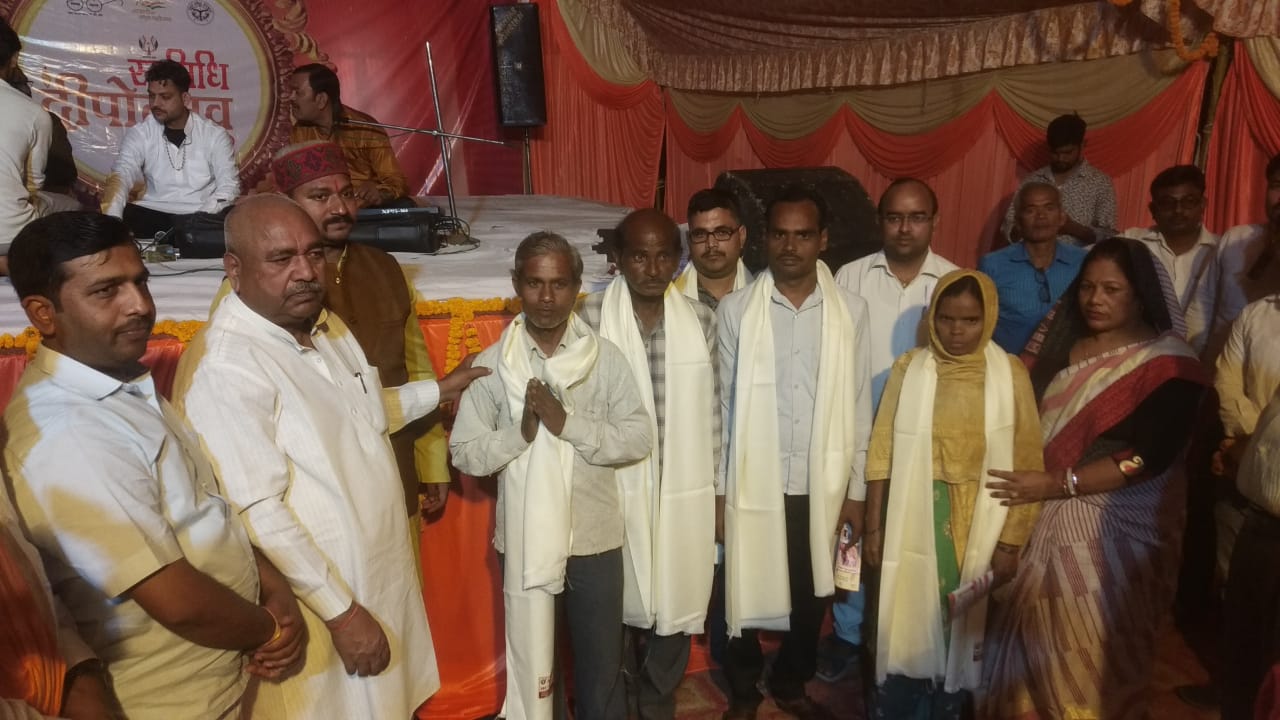 सीतापुर:मिश्रिख गांधी द्वारा में दीपावली मेले का रंगारंग शुभारंभ