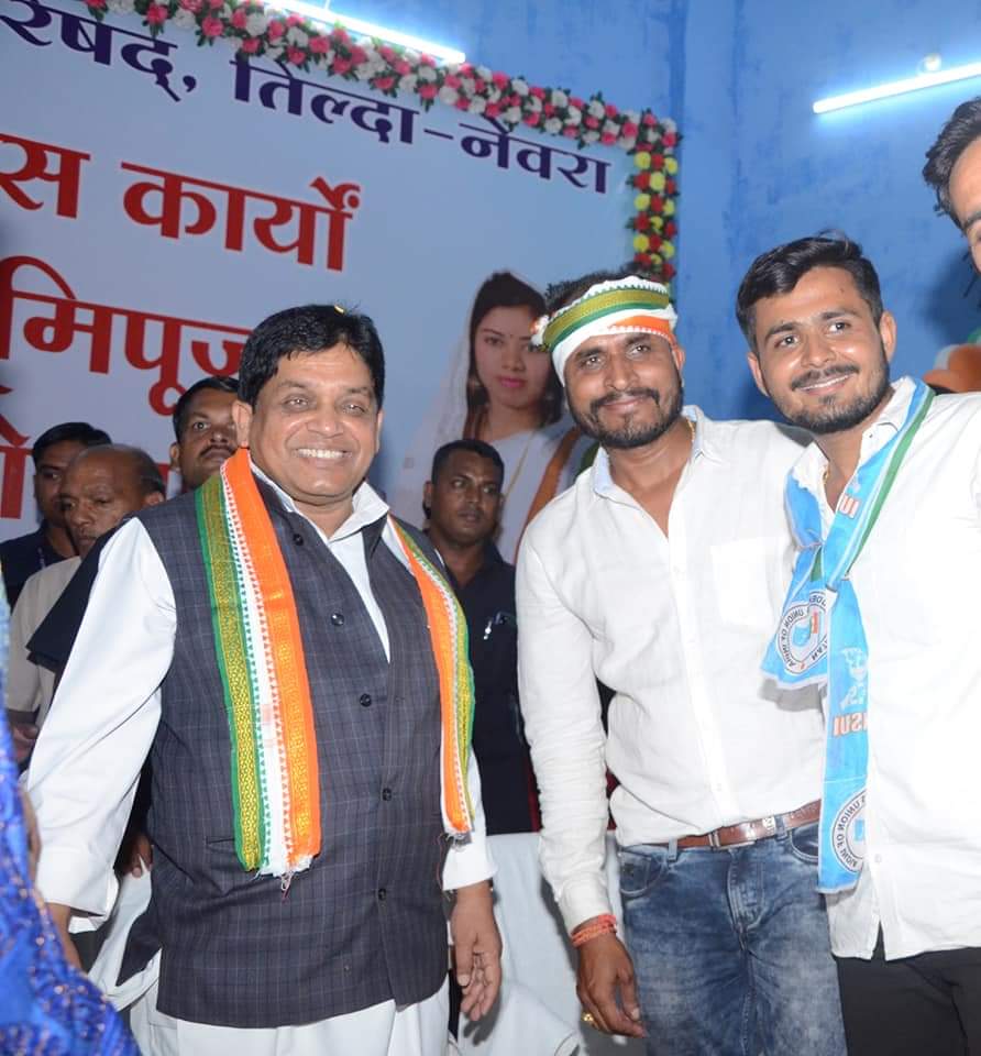 रायपुर :पोल , रोड और नाली का स्टीमेट मांग मंत्री ने