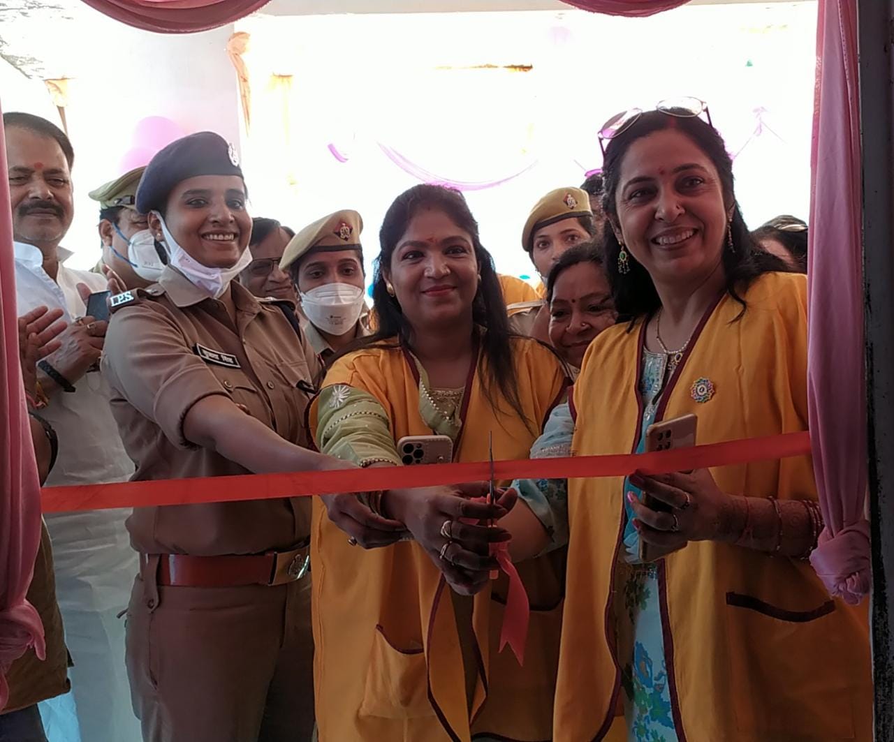 बहराइच: नवीनीकृत महिला आरक्षी आवास के उद्घाटन में शामिल हुईं पुलिस अधीक्षक सुजाता सिंह