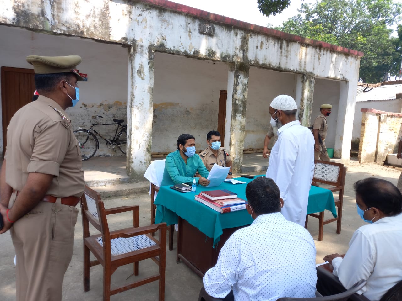 पीलीभीत: जिलाधिकारी एवं पुलिस अधीक्षक ने थाना समाधान दिवस के अवसर पर की गई जनसुनवाई