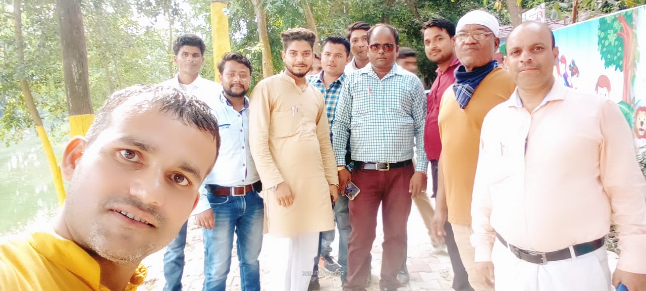 पीलीभीत :गोमती उद्गम स्थल का नजारा देख पूरनपुर प्रेस क्लब के पत्रकार हुए मंत्रमुग्ध ।