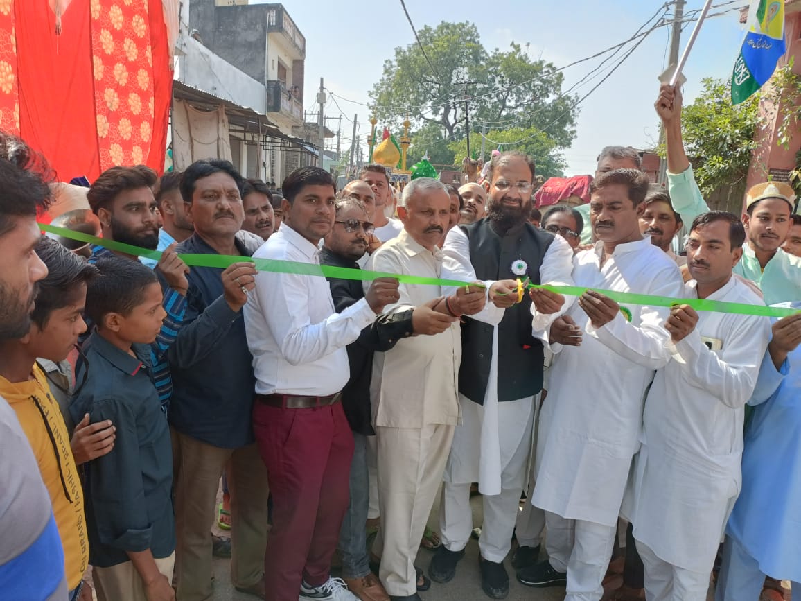 कासगंज: सिढ़पुरा में निकला बारह बफात का जलूस