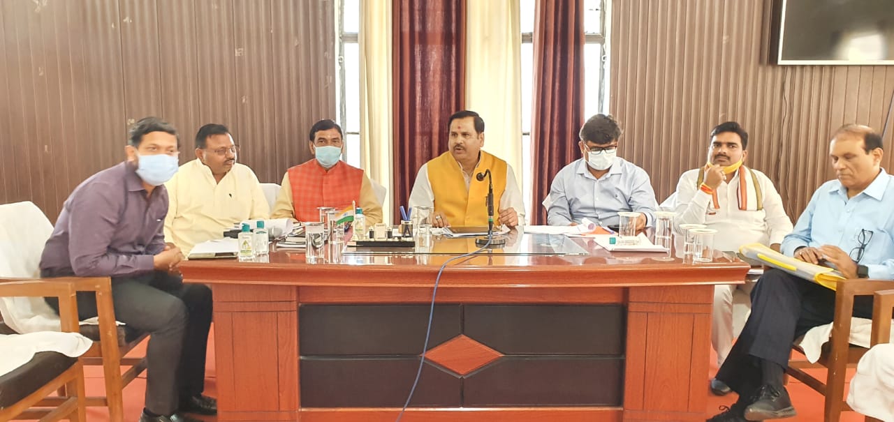 पीलीभीत: विधायक बाबूराम पासवान ने बर्बाद हुए 70 फीसदी धान का मांगा मुआवजा