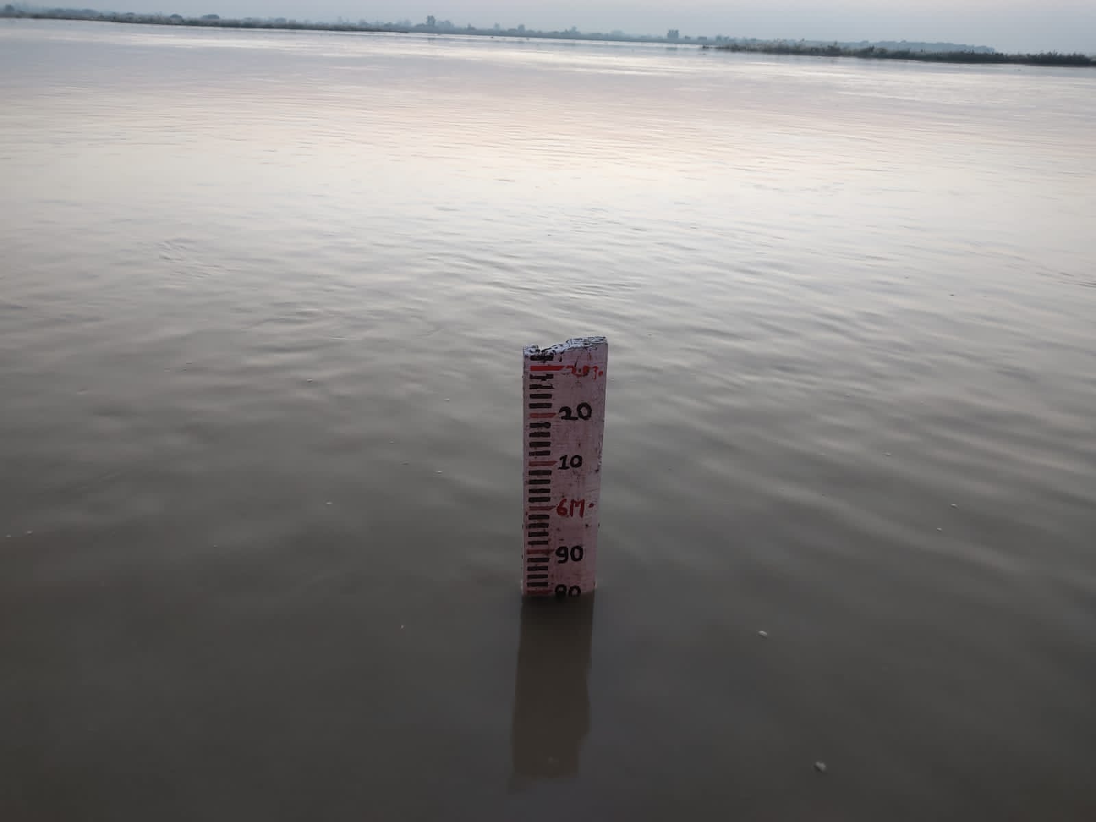 रायबरेली -लगातार जलस्तर बढ़ने से आबादी क्षेत्र तक पहुंचा गंगा नदी का पानी