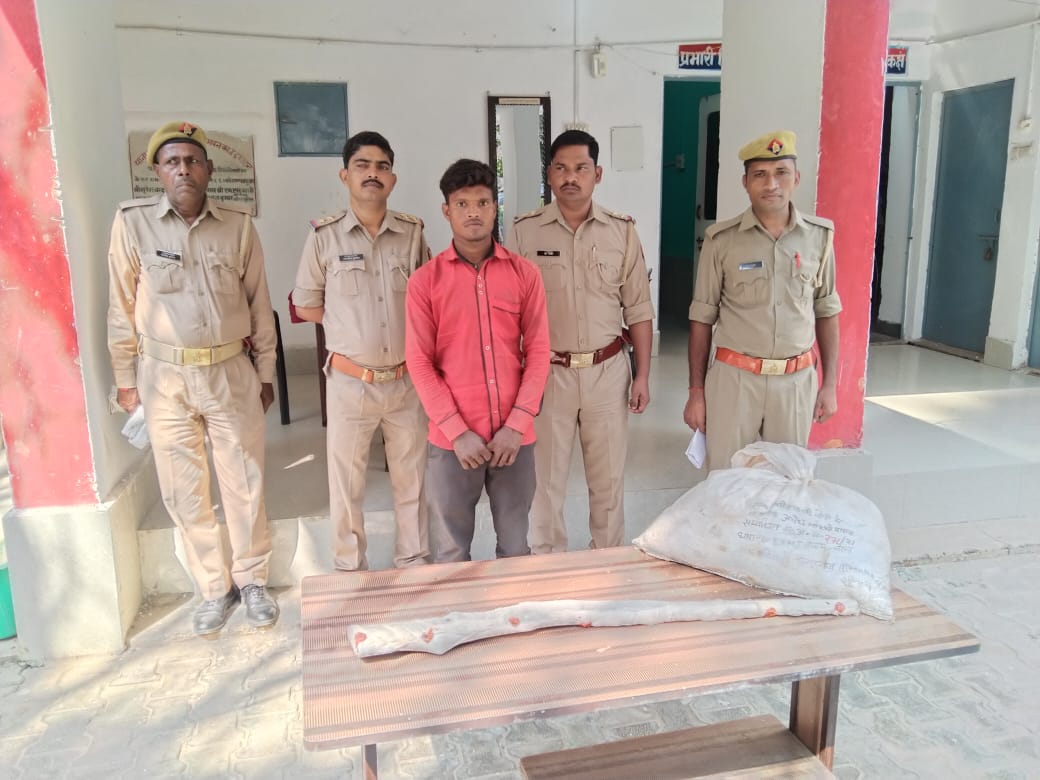 कासगंज: अवैध शराब के विरुद्ध कासगंज पुलिस का अभियान जारी