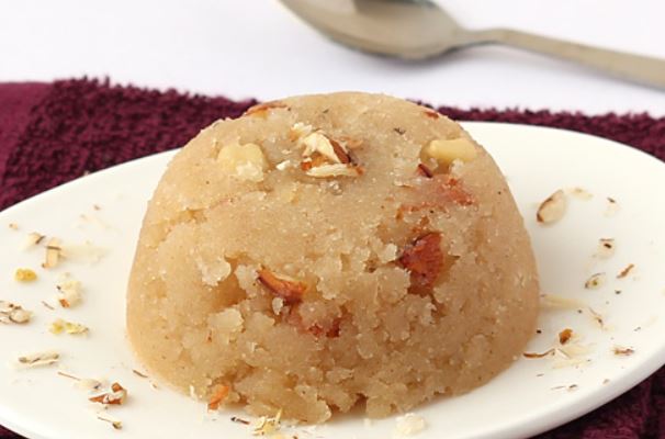 त्योहार पर बनाये मीठा, स्वादिष्ट 'सूजी का हलवा'
