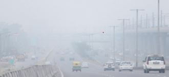 वायु प्रदुषण के कारण  दिल्ली में अगले आदेश तक स्कूल-कॉलेज बंद, 50% कर्मचारी ऑफिस जाएंगे