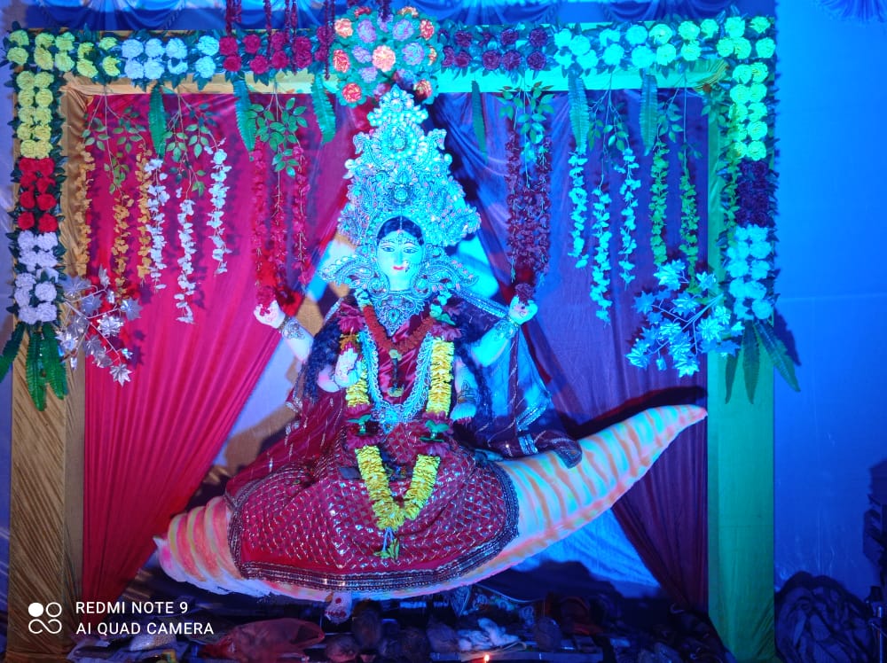 रायपुर-: घर -घर में किया गया मां लक्ष्मी जी का पूजा