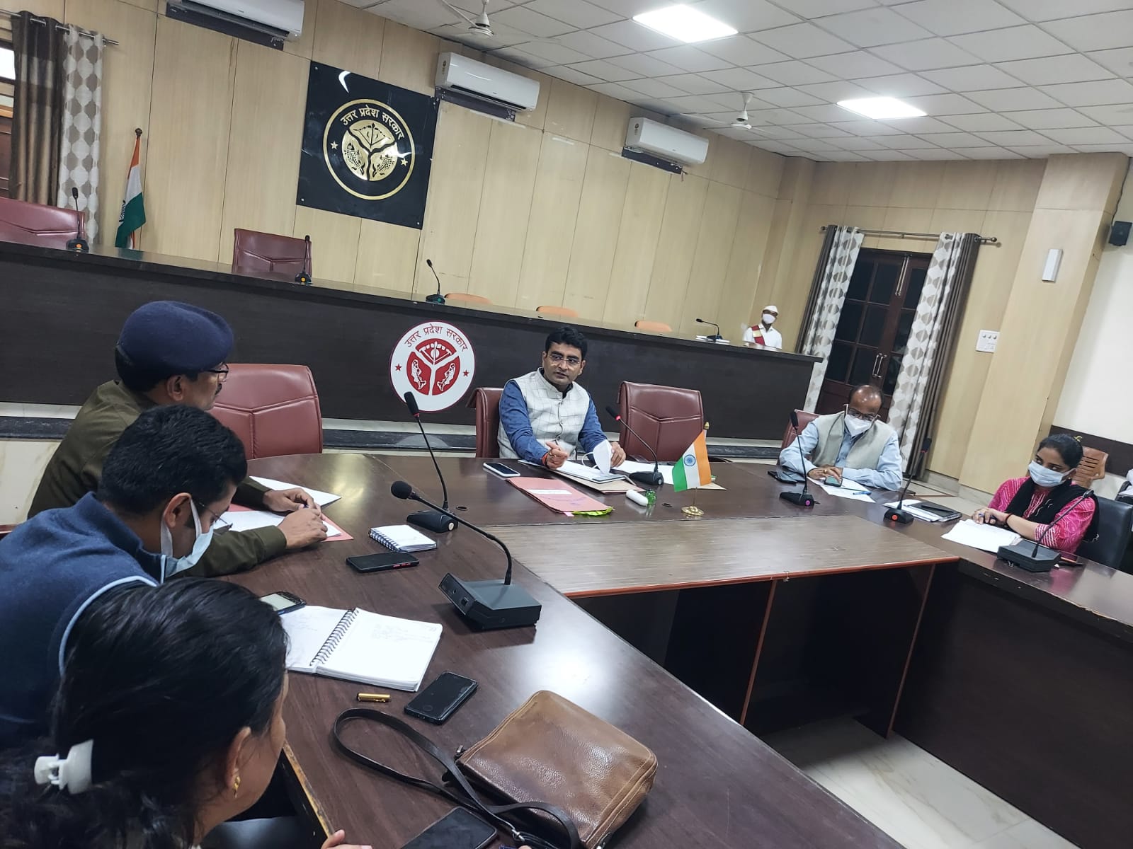 प्रयागराज : जिला समाज कल्याण अधिकारी(विकास) श्री त्रिनेत्र कुमार सिंह ने बताया है कि उ0प्र0 अनुसूचित जाति वित्त एवं विकास निगम लि0, शैक्षिक योग्यता इण्टरमीडिएट, कम्प्यूटर का ज्ञान हो, कम्प्यूटर प्राप्त व्यक्तियों को प्राथमिकता प्रदान की जायेगी।