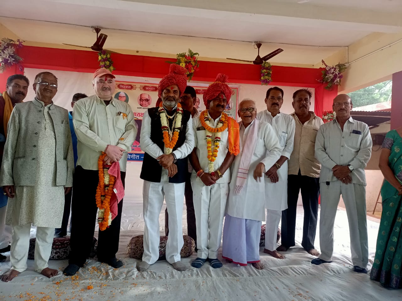 रायपुर:-छत्तीसगढ़ मनवा कुर्मी छत्रिय समाज के नवनिर्वाचित केंद्रीय अध्यक्ष का किया गया जोरदार अभिनंदन।