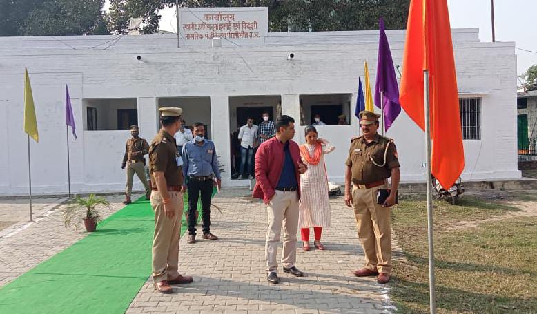पीलीभीत : पुलिस अधीक्षक श्री दिनेश कुमार पी0 ने स्थानीय अभिसूचना इकाई (LIU) पीलीभीत/चौकी देवहा थाना कोतवाली का निरीक्षण किया।