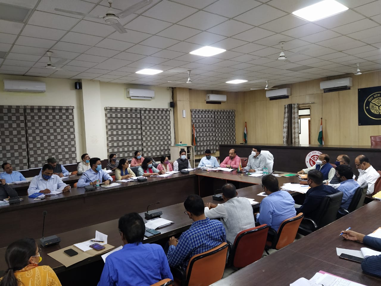 प्रयागराज :जिलाधिकारी की अध्यक्षता में विधान सभा सामान्य निर्वाचन-2022 की तैयारियों के सम्बंध में बैठक सम्पन्न
