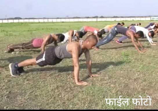 रायपुर:-गांव के युवाओ को सेना में जाने के लिए प्रेरित कर रहा गांव के युवा संतोष यादव , देते हैं फ्री में ट्रेनिंग