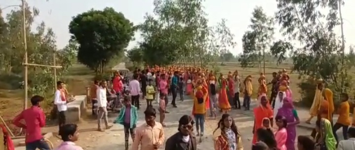 बरेली - सात दिवसीय श्रीमद भागवत कथा के समापन पर निकलीगई कलश विसर्जन सह शोभायात्रा।