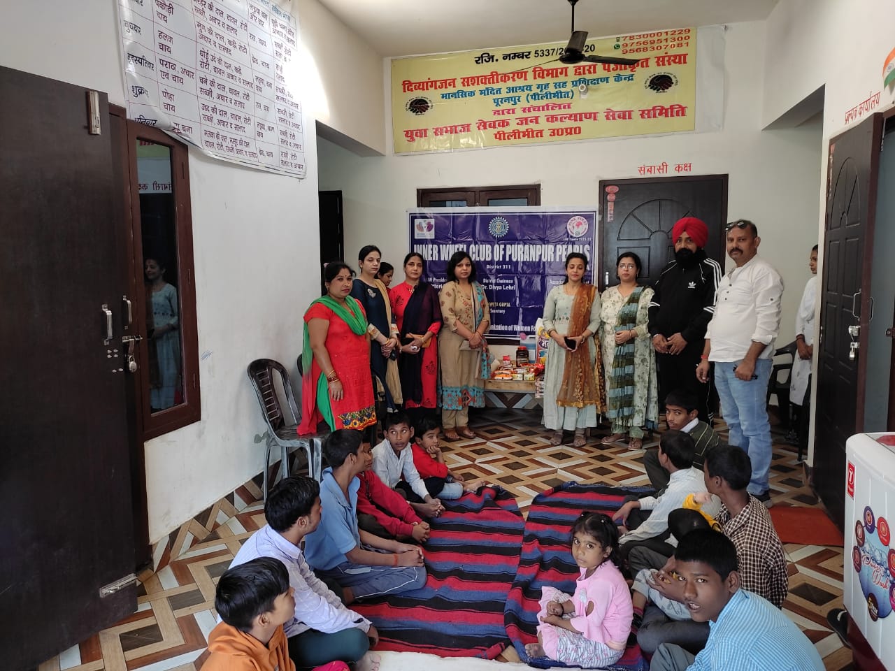 पीलीभीत इनरव्हील क्लव पूरनपुर पल्स ने बच्चों को मिष्ठान व नमकीन बिस्कुट वितरण किया।
