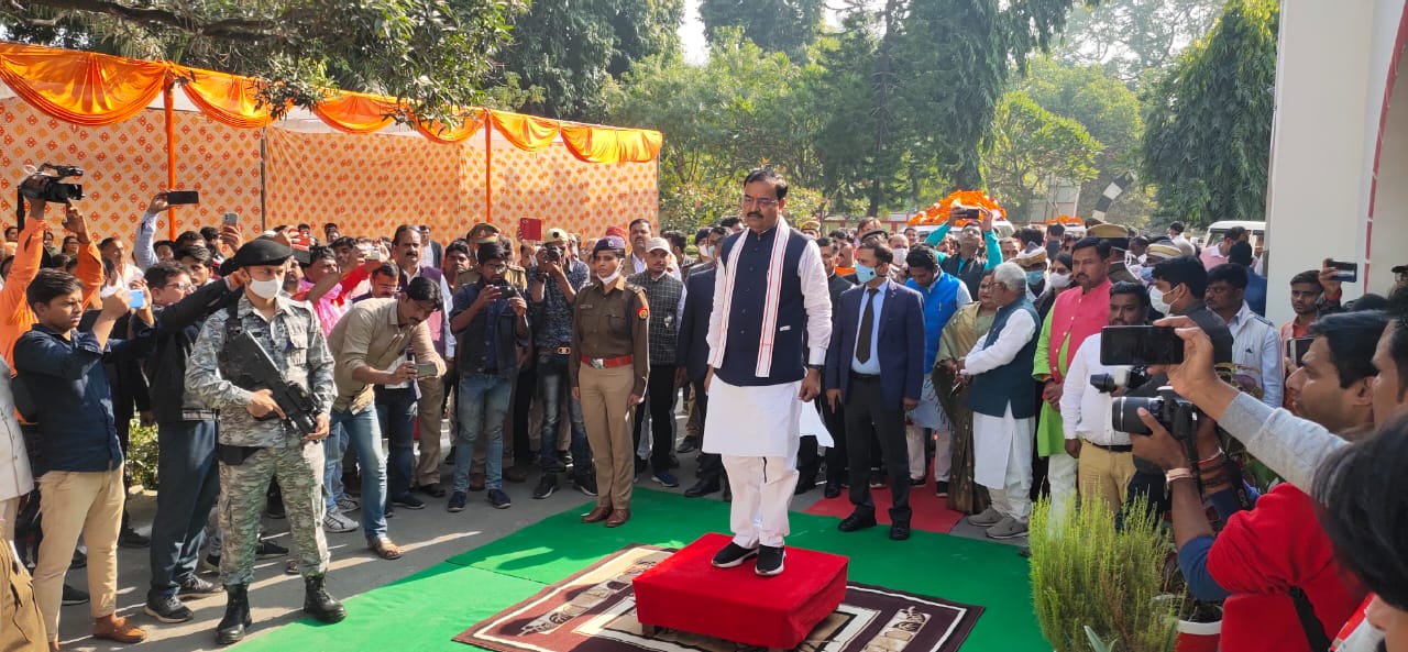 बहराइच: उप मुख्यमंत्री केशव प्रसाद मौर्य का जनपद भ्रमण कार्यक्रम सकुशल संपन्न।