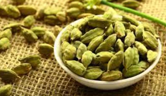अस्थमा के इलाज में फायदेमंद है इलायची के बीज,जानिए