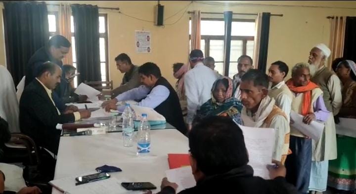 बरेली: - दिसम्बर महा का प्रथम समाधान दिवस एसडीएम आँवला ने सुनीं शिकायतें,61हुईं दर्ज,6का हुआ निस्तारण।