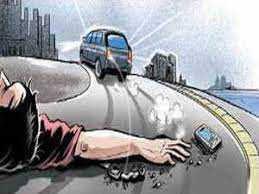 जौनपुर :बदलापुर कम्पनी द्वारा सड़क पर अवरोधक के रूप में रखे मिट्टी के ढूह से बाइक सवार घायल