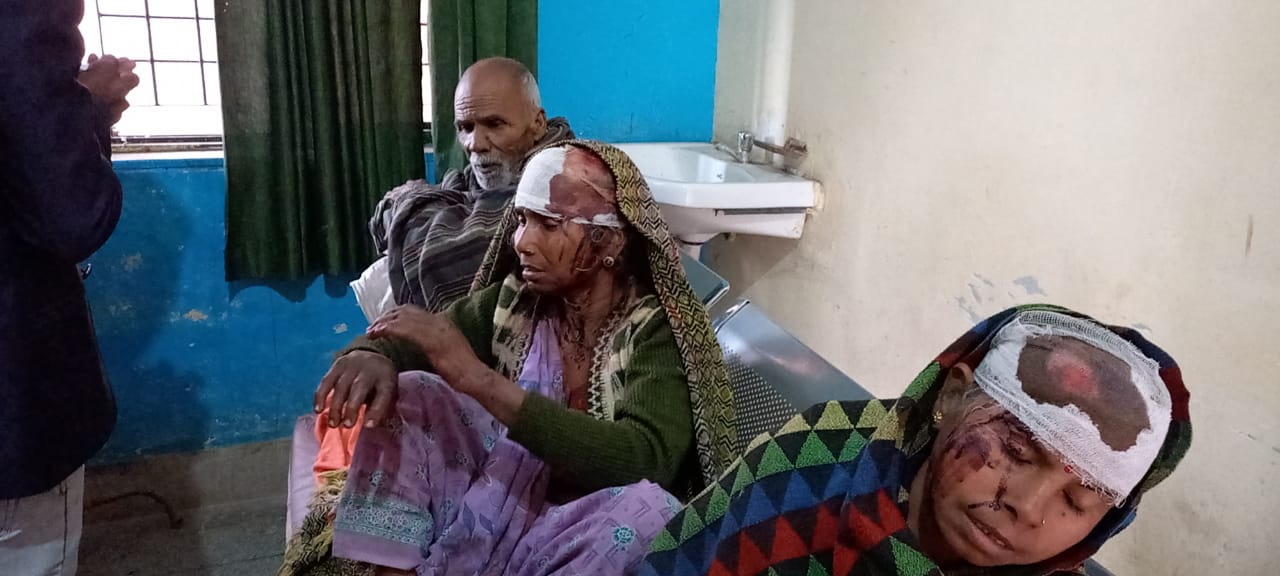 सीतापुर:  रास्ते में दरवाजा रखने को लेकर हुए विवाद में दो पक्षों में हुआ खूनी संघर्ष, एक बालिका की मौके पर हुई मौत और 15 लोग हुए घायल