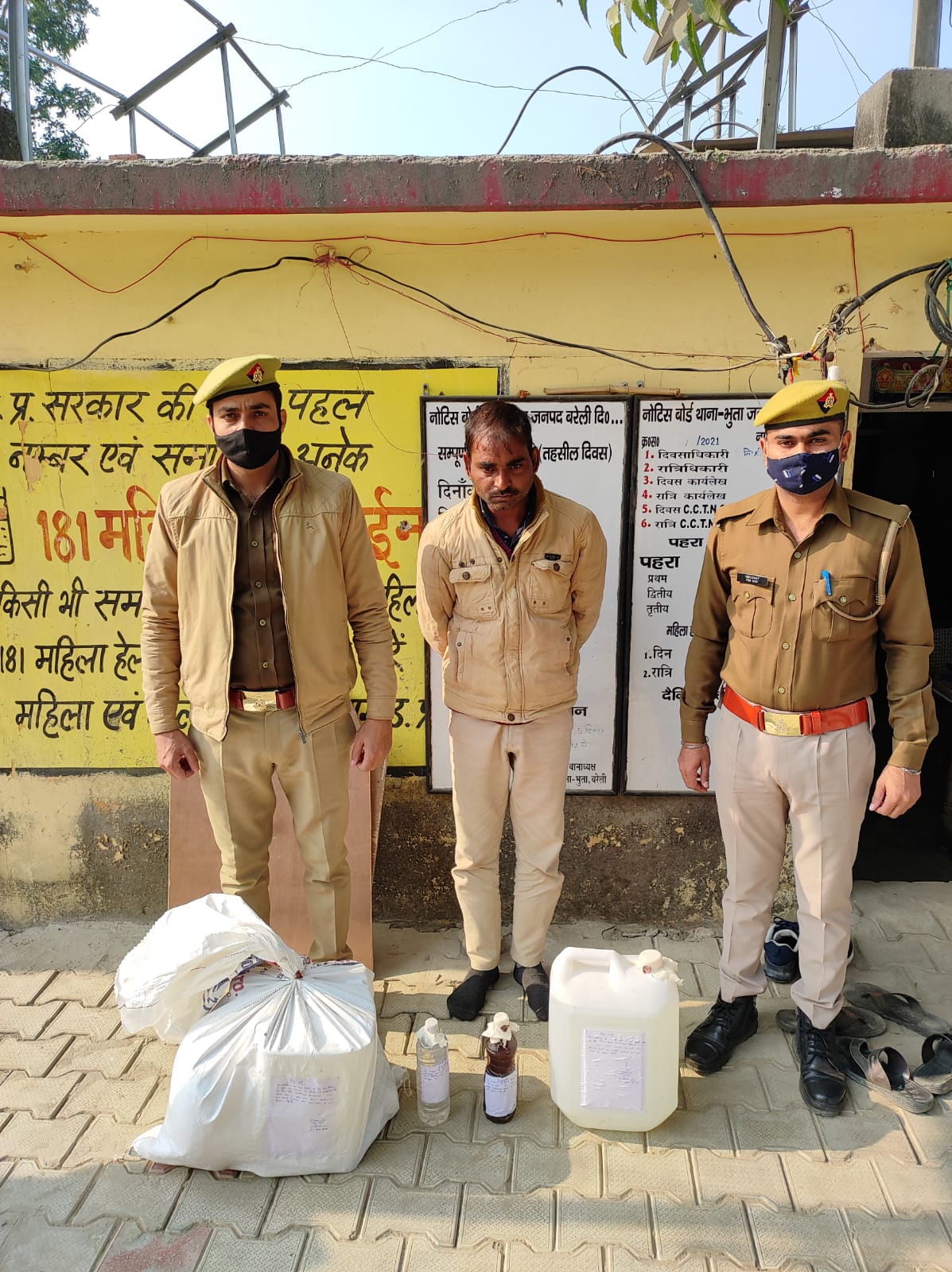 बरेली-हिस्ट्रीशीटर को शराब बनाने के उपकरण के साथ किया अरेस्ट