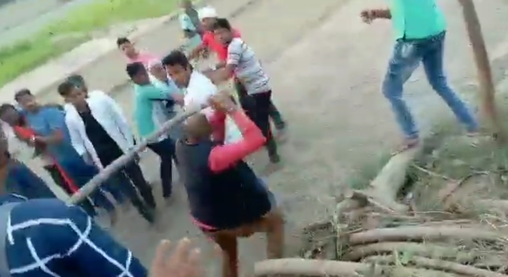 गाजीपुर : जमीनी विवाद में हुई मारपीट PIL लाने वाले राजेश मौर्य पर लाठी डंडे से हमला व जान से मारने की धमकी