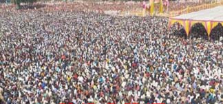 फर्रुखाबाद: आस्था की आड़ में टूटी  कोविड-19 नियमों की सारी हदें आयोजक पर हुआ मुकदमा दर्ज