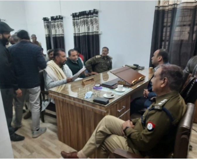 बरेली-क्षेत्रीय समस्याओं को लेकर पूर्व विधायक मील एसडीएम मीरगंज से