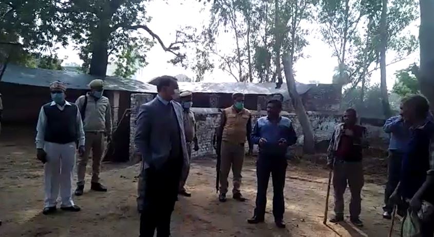 सीतापुर: जिलाधिकारी ने मिश्रिख क्षेत्र में किया औचक निरीक्षण