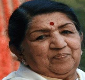 मशहूर गायिका  लता मंगेशकर की आईसीयू में अब कैसी है हालत, कोरोना संक्रमण के दौरान हुई थी हॉस्पिटल में भर्ती