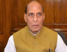 रक्षा मंत्री राजनाथ सिंह ने की योगी की सराहना